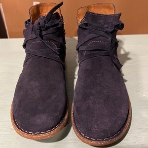 BORN Tarkin Navy Leather Booties Sz 9.5